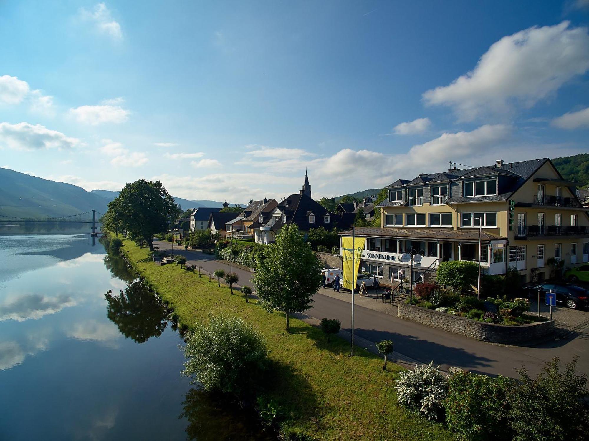 Bed and Breakfast Sonnenuhr Bernkastel-Kues Exterior foto